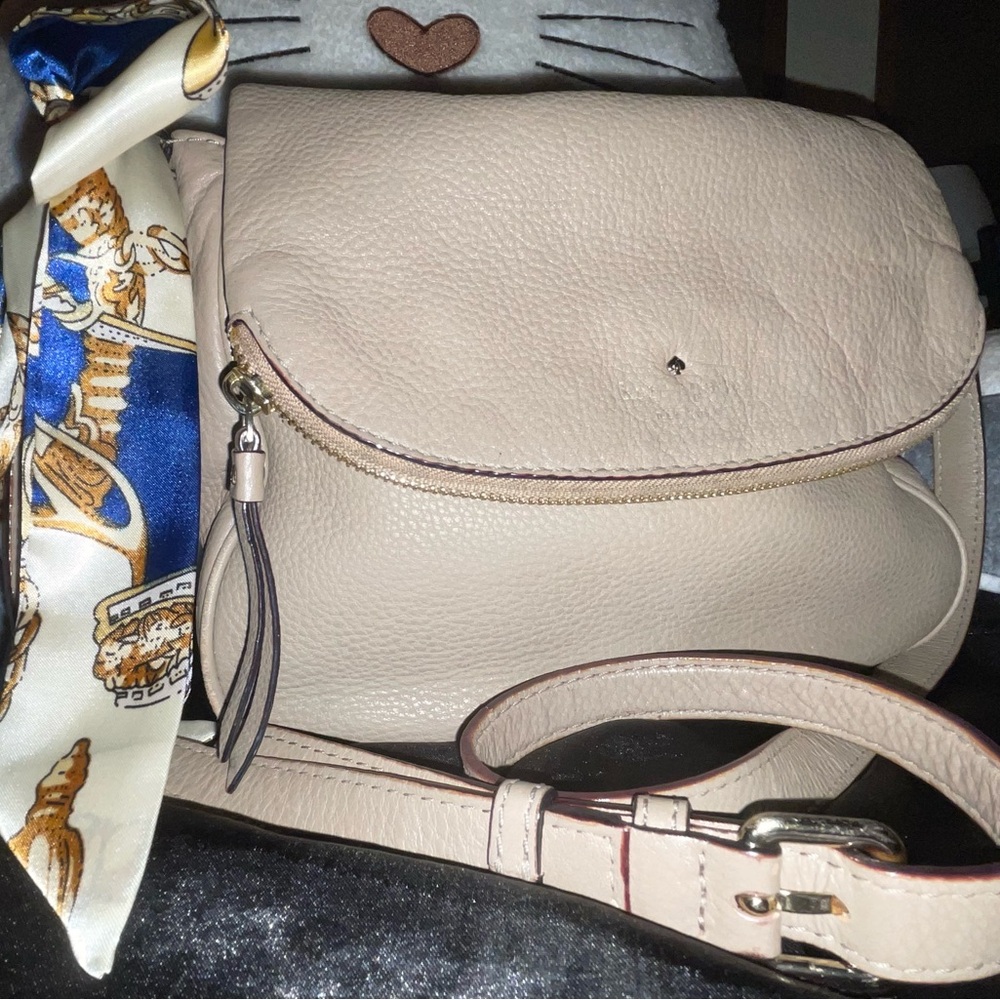 Kate Spade Shoulder Bag in Camel Pebble Leather (PXRU5153) w/FREE bag scarf